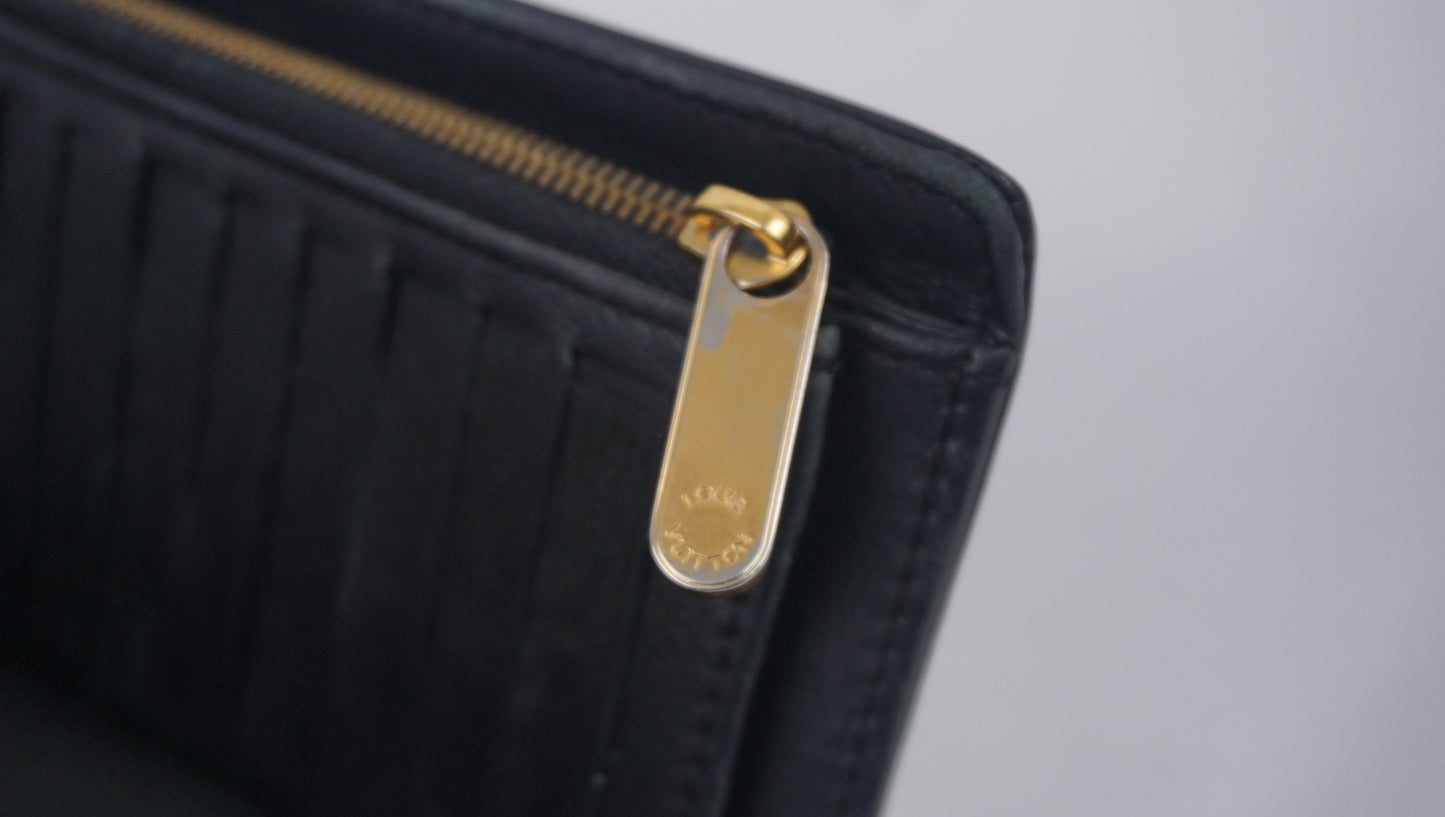 ルイヴィトン ポルトフォイユ アメリア M95549 マヒナ レザー 長財布 ノワール TH2068 LOUIS VUITTON B26G337