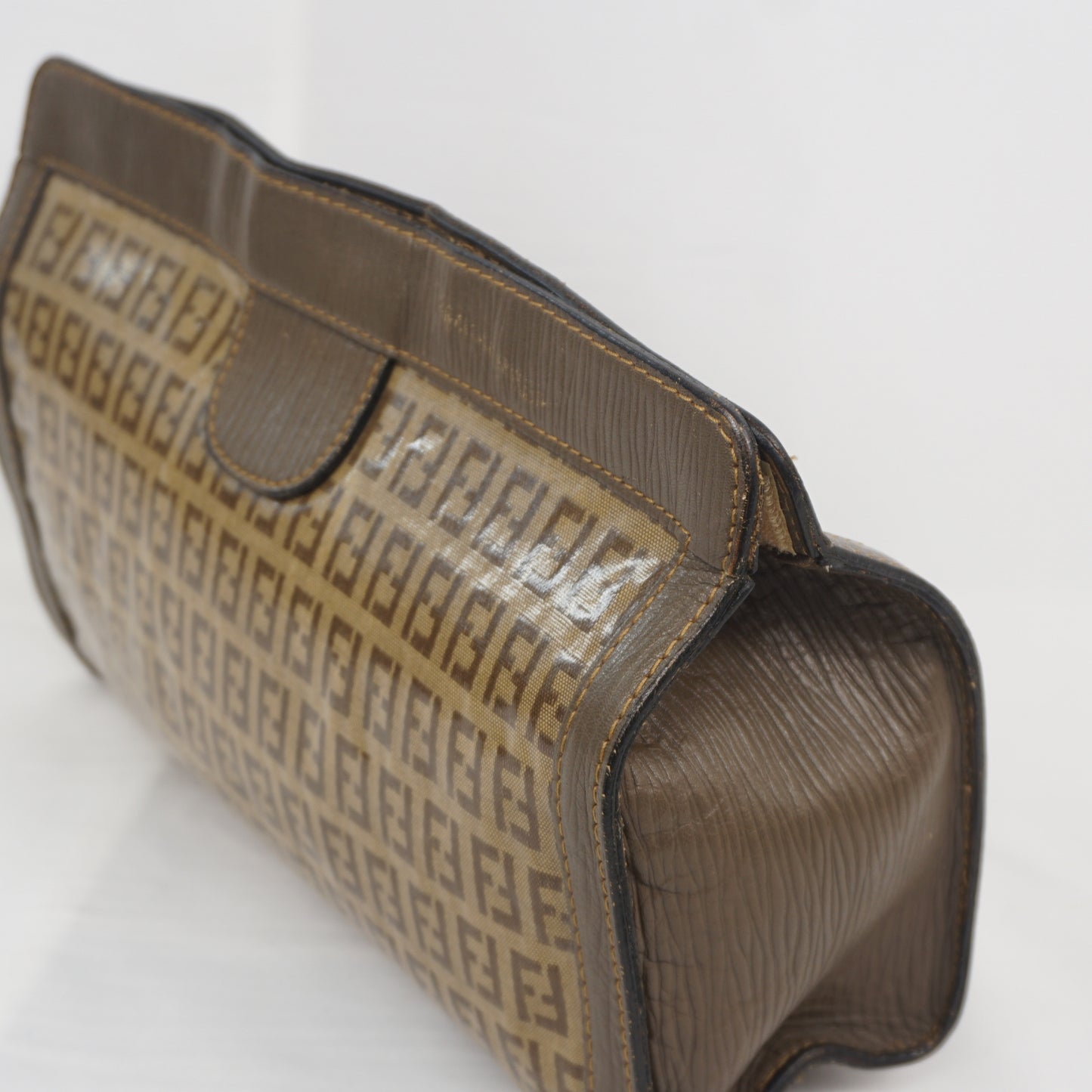フェンディ ズッキーノ PVC コーティング キャンバス レザー クラッチ セカンドバッグ ブラウン FENDI SAS B26G930