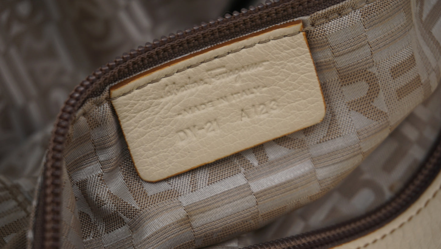 サルヴァトーレフェラガモ レザー ベルト ハンドバッグ アイボリー DY-21 A123 Salvatore Ferragamo B26G969