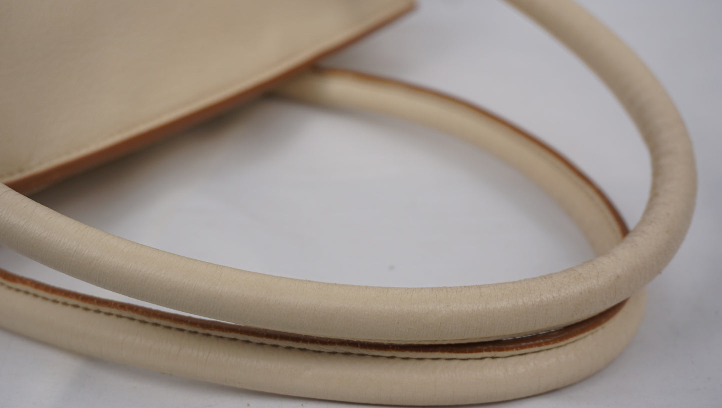サルヴァトーレフェラガモ レザー ベルト ハンドバッグ アイボリー DY-21 A123 Salvatore Ferragamo B26G969
